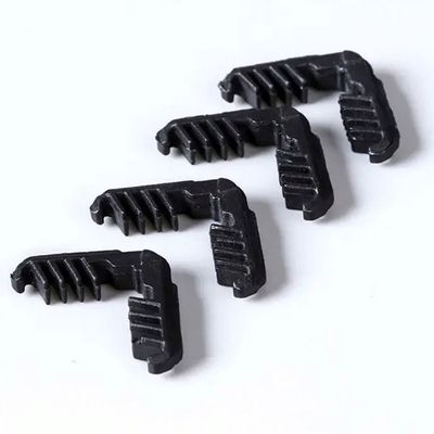Moderne Design-Anschlüsse für Plastik- und Aluminium-Spacerbar