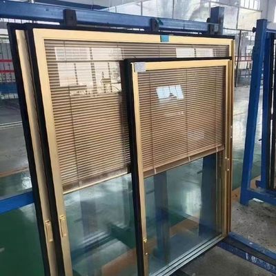 12.5mm Louver Größe Minetal eingebautes isoliertes Glas mit verstellbarem Aluminium Louver